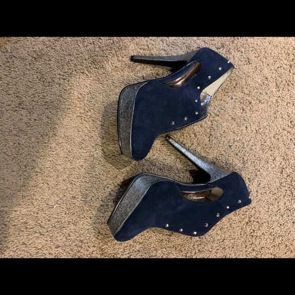 Size 7 shoes - Picture 11 of 12